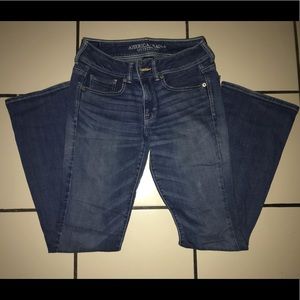 American Eagle Woman’s kick boot jeans size US 6